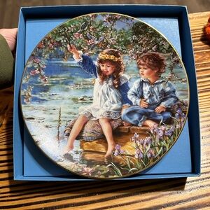 Collector's Plate "Patience" from the Hearts and Flowers Collection-1991